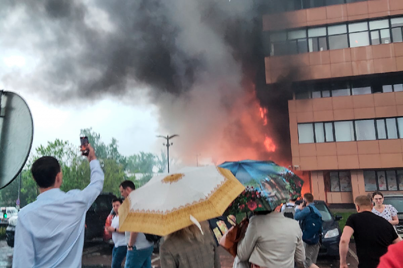 Пожар в Бизнес-центре «Гранд Сетунь Плаза» в Москве. Фоторепортаж