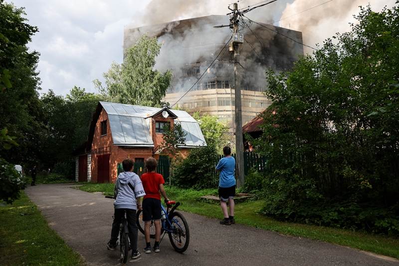 Пожар в многоэтажном здании во Фрязино. Фоторепортаж