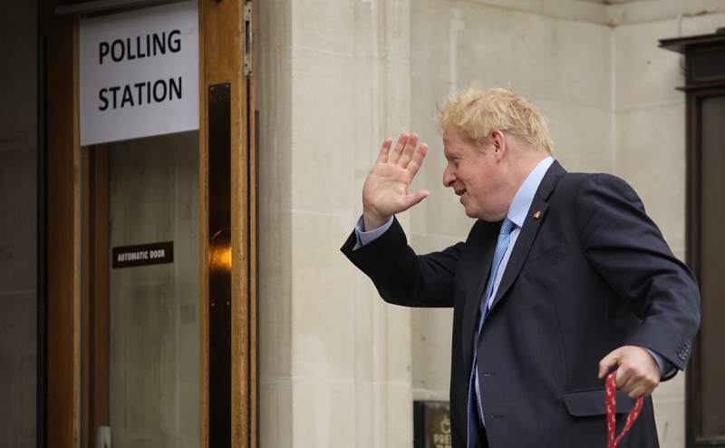 Правительство Джонсона после секс-скандала покинули два министра