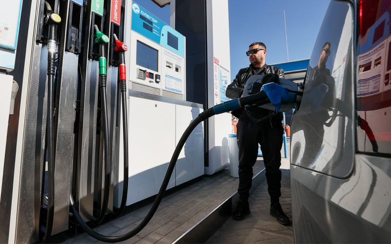 Правительство обязало нефтяников продавать больше топлива на бирже