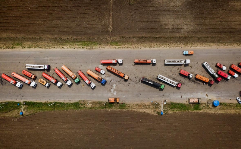 Правительство отменило временный запрет на экспорт бензина