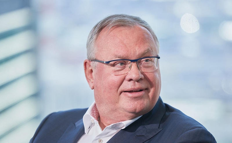 Правительство выдвинуло Костина и его первого зама в совет директоров