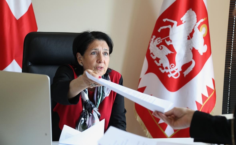 Правящая партия Грузии объяснила нежелание выпускать президента в ЕС