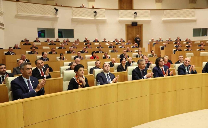 Правящая партия Грузии выдвинула в президенты чемпиона России по