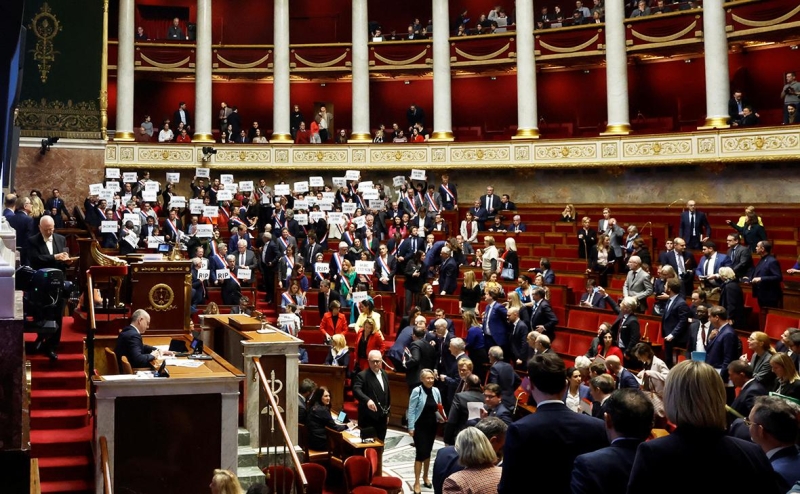 Премьер Франции ушла в отставку