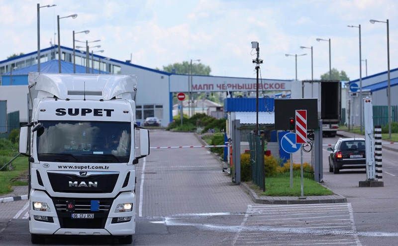 Премьер Литвы не исключила ограничение потока через границу с