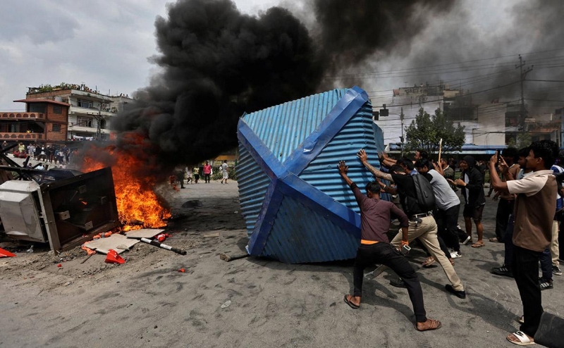 Премьер Непала подал в отставку на фоне протестов из-за соцсетей