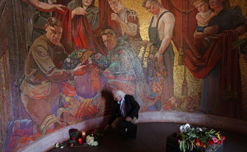 Премьер Румынии решил перенести День Победы с 9 мая из-за действий