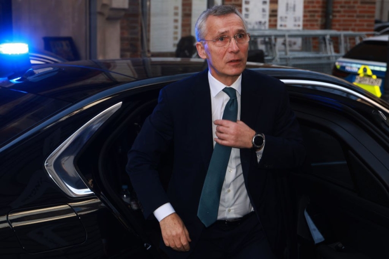 Премьер Украины назвал причину потери Авдеевки