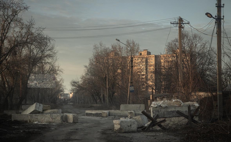 Премьер Украины назвал причину потери Авдеевки