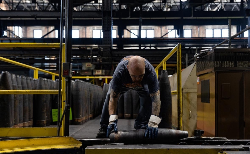 Премьер Украины заявил о дефиците боеприпасов по всему миру