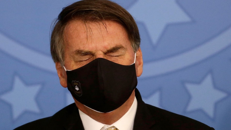 Президент Бразилии хочет обсудить с Путиным «Спутник V»