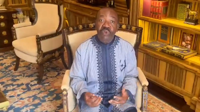 Президент Габона призвал друзей &laquo;поднять шум&raquo; после военного