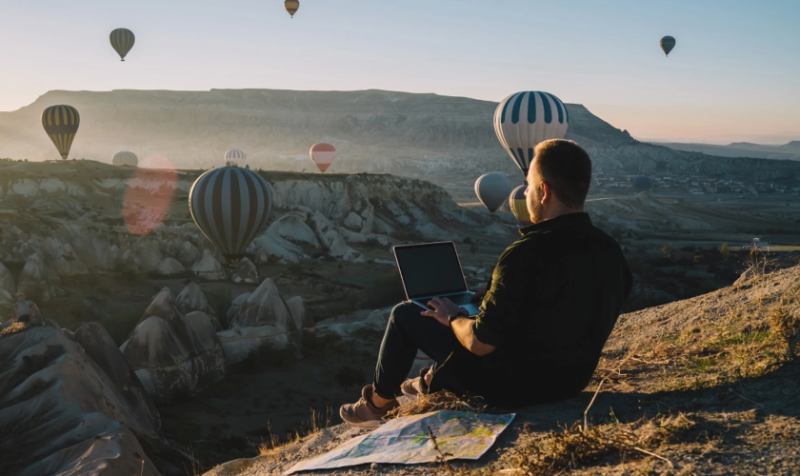 Президент Киргизии посетит парад Победы