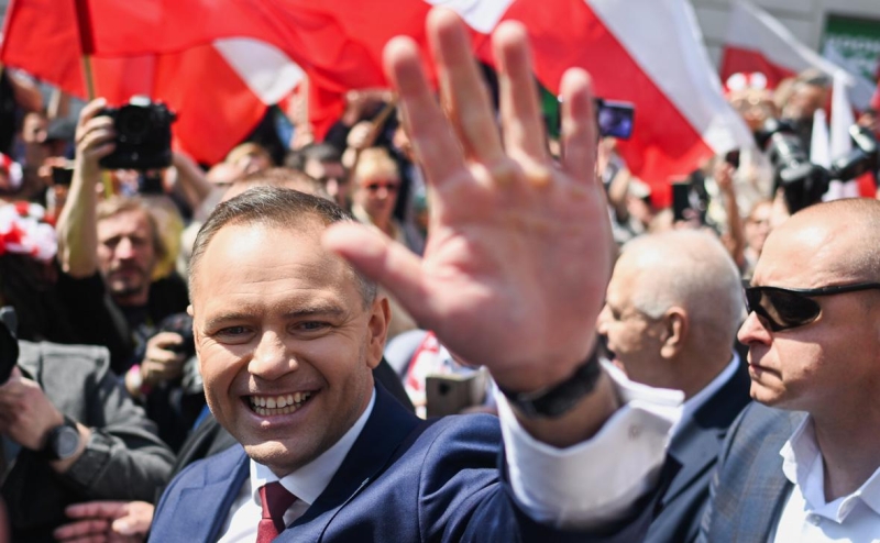 Президент Польши наложил вето на закон о выплатах украинцам