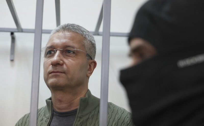 При обысках по делу экс-зама Шойгу нашли крупные суммы наличными