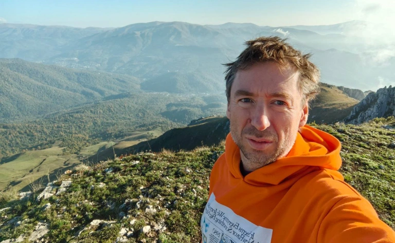 При подрыве машины в Москве пострадал совладелец &laquo;Гадкого койота&raquo;