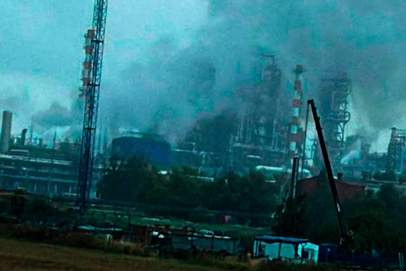 При пожаре на Омском НПЗ погиб один сотрудник