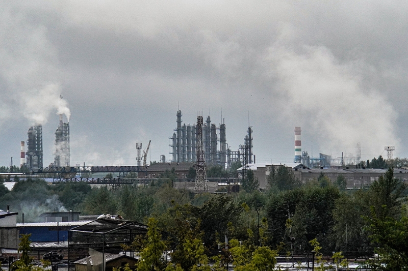 При пожаре на Омском НПЗ погиб один сотрудник