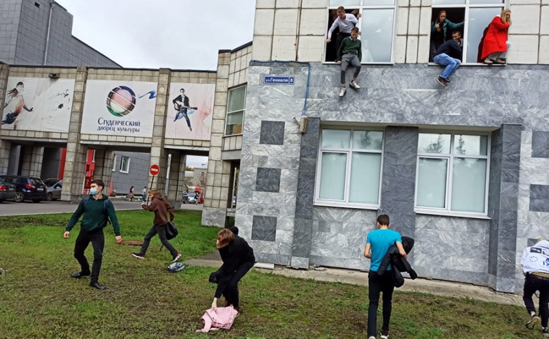 При стрельбе в университете в Перми погибли восемь человек