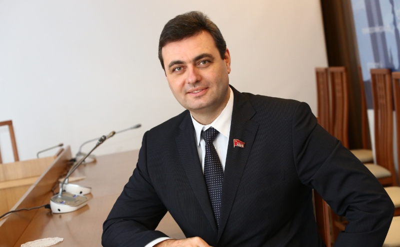 Приморского депутата от КПРФ арестовали по делу о растлении малолетних