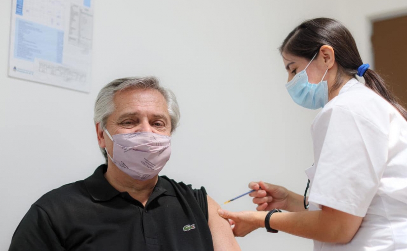 Привитый &laquo;Спутником V&raquo; президент Аргентины сообщил о подозрении на COV