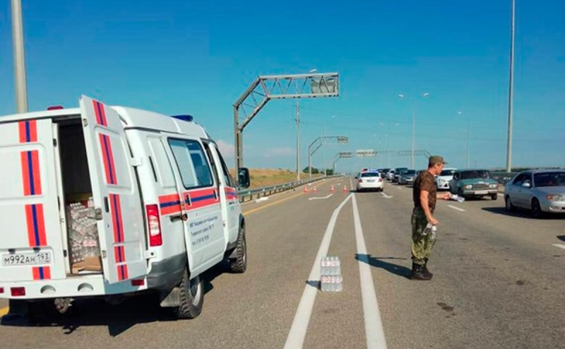 Пробка на подъезде к Крымскому мосту выросла до 13 километров