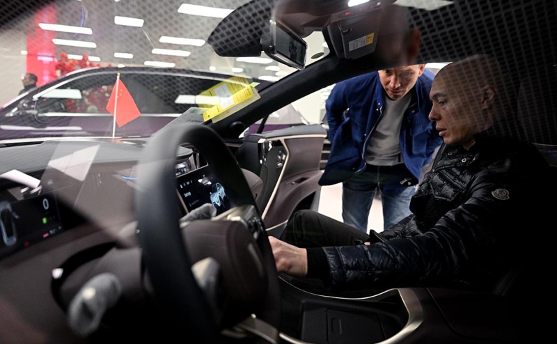 Продажи автомобилей в России выросли в два раза