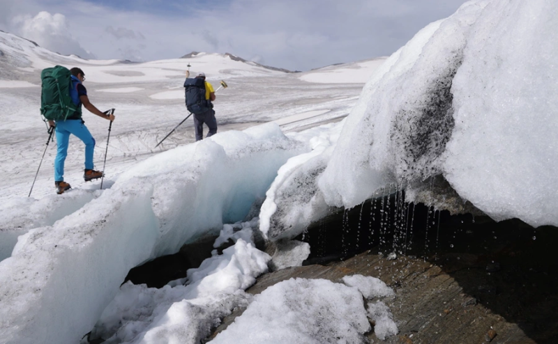 Продажи автомобилей в России выросли в два раза