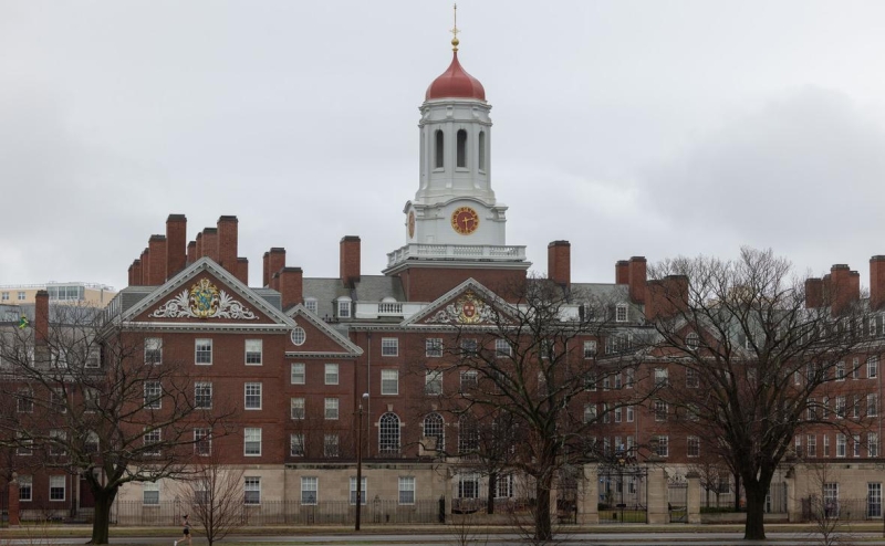 Профессора Гарварда подали в суд на Трампа из-за угрозы лишиться $9