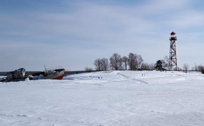 Пропавший с радаров Ми-8 ушел под лед Онежского озера