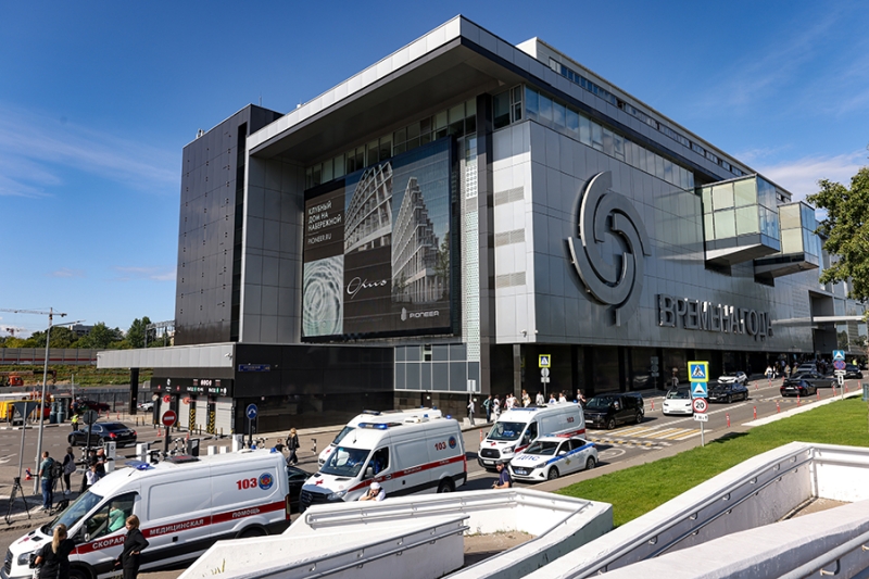 Прорыв трубы с кипятком в московском ТЦ «Времена года». Фоторепортаж