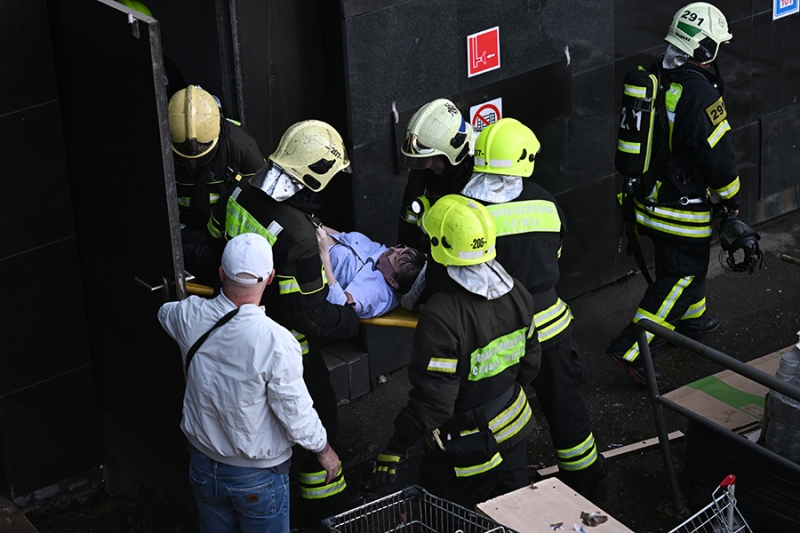 Прорыв трубы с кипятком в московском ТЦ «Времена года». Фоторепортаж
