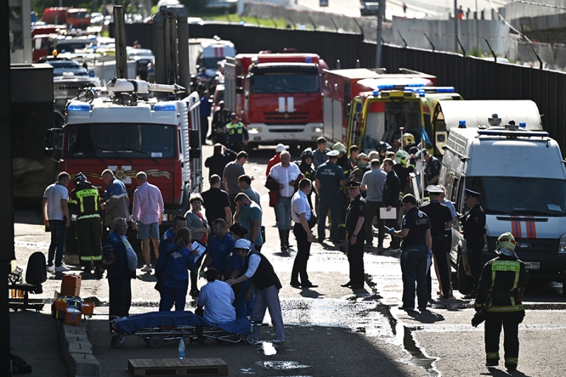 Прорыв трубы с кипятком в московском ТЦ «Времена года». Фоторепортаж
