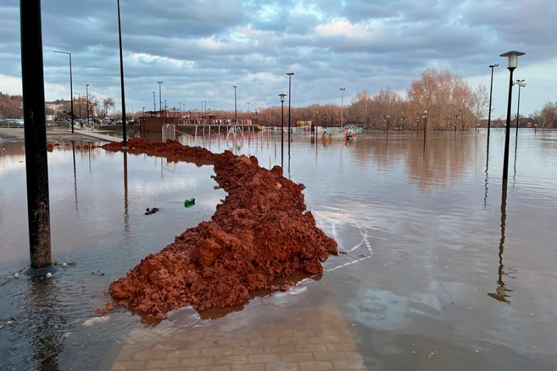 &laquo;Просто наблюдаем и поверить не можем&raquo;. Как в Оренбурге ждут