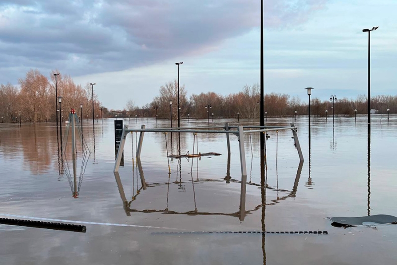 &laquo;Просто наблюдаем и поверить не можем&raquo;. Как в Оренбурге ждут