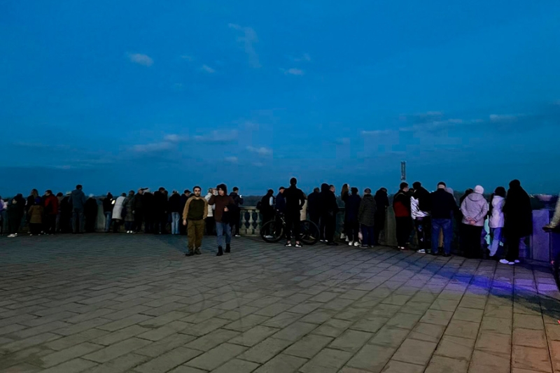 &laquo;Просто наблюдаем и поверить не можем&raquo;. Как в Оренбурге ждут