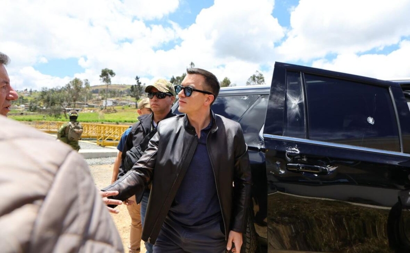 Протестующие атаковали кортеж президента Эквадора