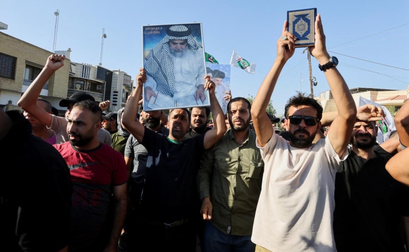 Протестующие ворвались в посольство Швеции в Багдаде и подожгли здание