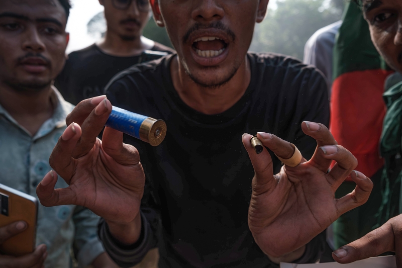 Протесты в Бангладеш и отставка премьера. Фоторепортаж