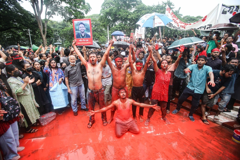 Протесты в Бангладеш и отставка премьера. Фоторепортаж