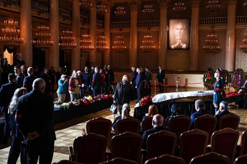 Пугачева заявила о пропавшем в России умении идти на компромисс