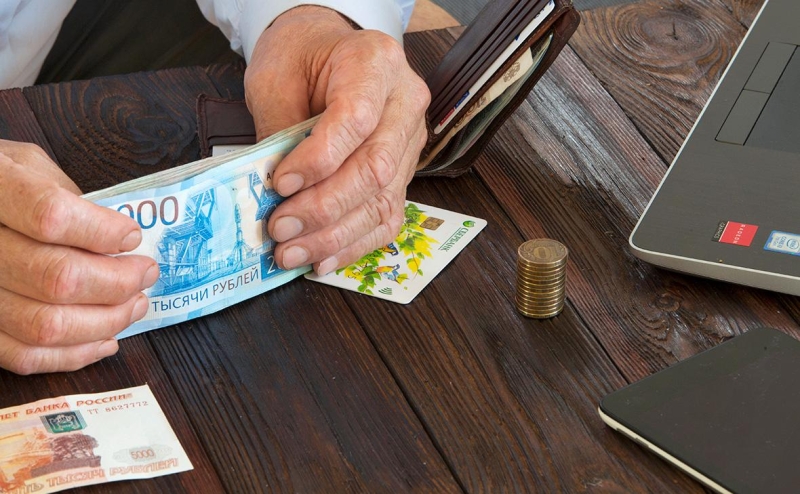 Путин анонсировал индексацию пенсий для работающих пенсионеров с