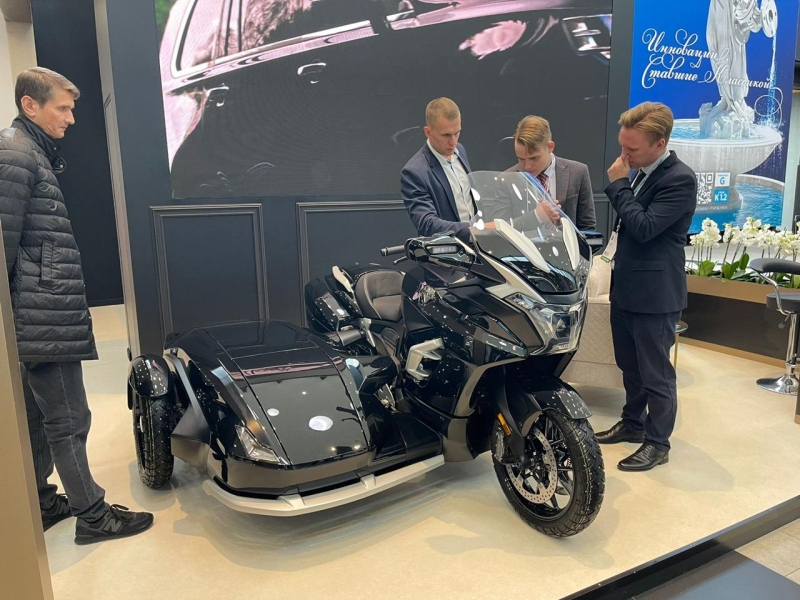 Путин дал старт производству Lada Aura