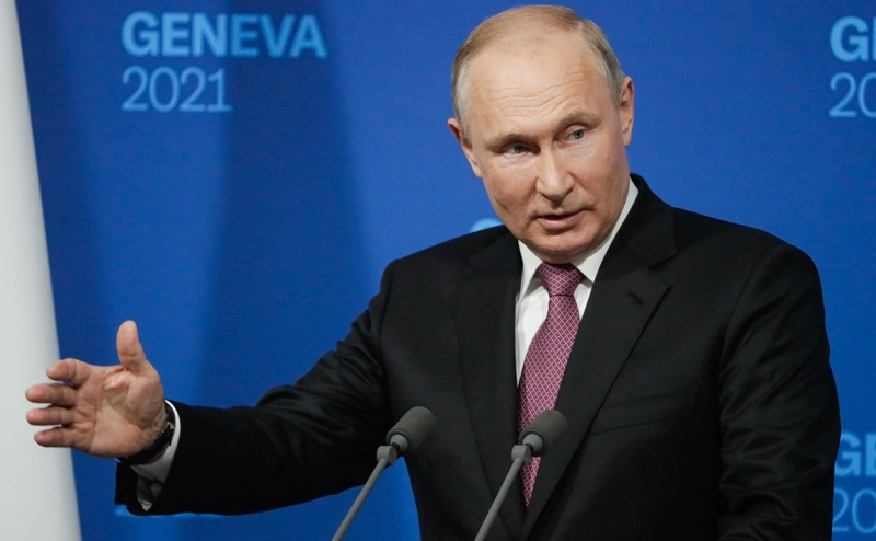 Путин на вопрос о &laquo;линиях&raquo; с США ответил фразой &laquo;так далеко не зашли&raquo;