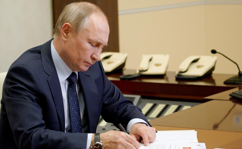 Путин оставил за собой прием в гражданство в исключительных&nbsp;случаях