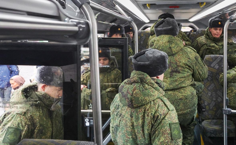 Путин подписал закон о новых сроках призыва и повесток