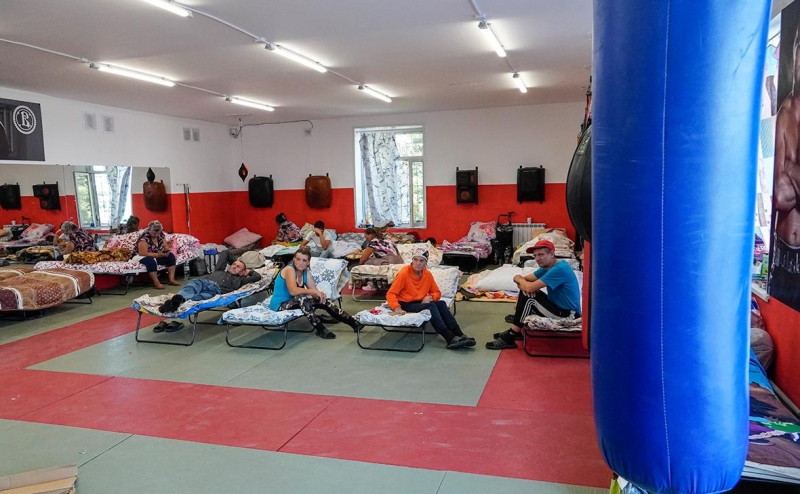 Путин поручил помочь найти работу эвакуированным из приграничных