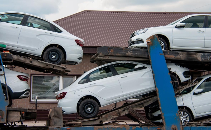 Путин поспорил с данными о «космическом» росте цен на машины АвтоВАЗа