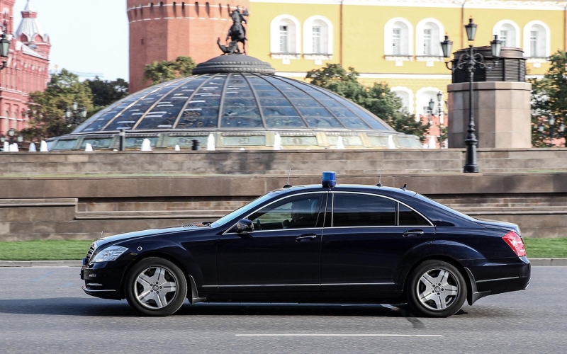 Путин потребовал от чиновников пересесть на отечественные автомобили